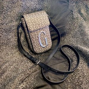 GUESS Mini Crossbody Bag 😍😍